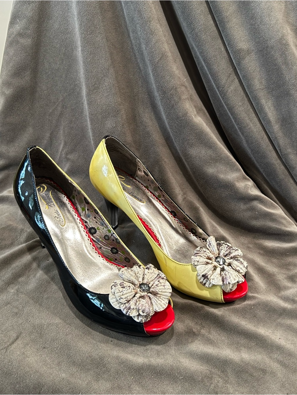 Women’s Two-Tone Peep Toe Heels with Floral Accent - Black & Yellow